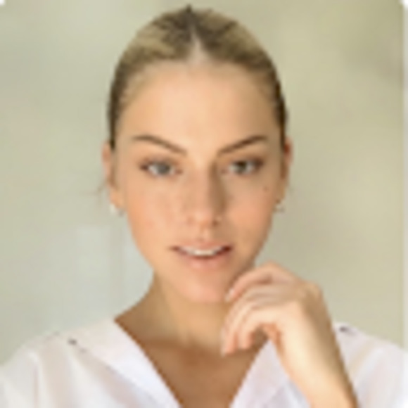 Meet your Posher, Andrea - Picture 1 of 1